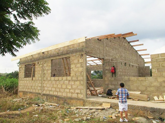 エニジェ中学校建設中